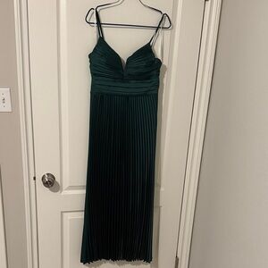 Lulu’s Fabulous Perfection Emerald Green Satin Pleated Midi Dress